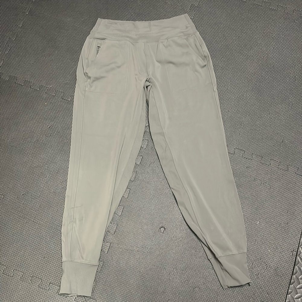 Athleta jogger dark grey size medium